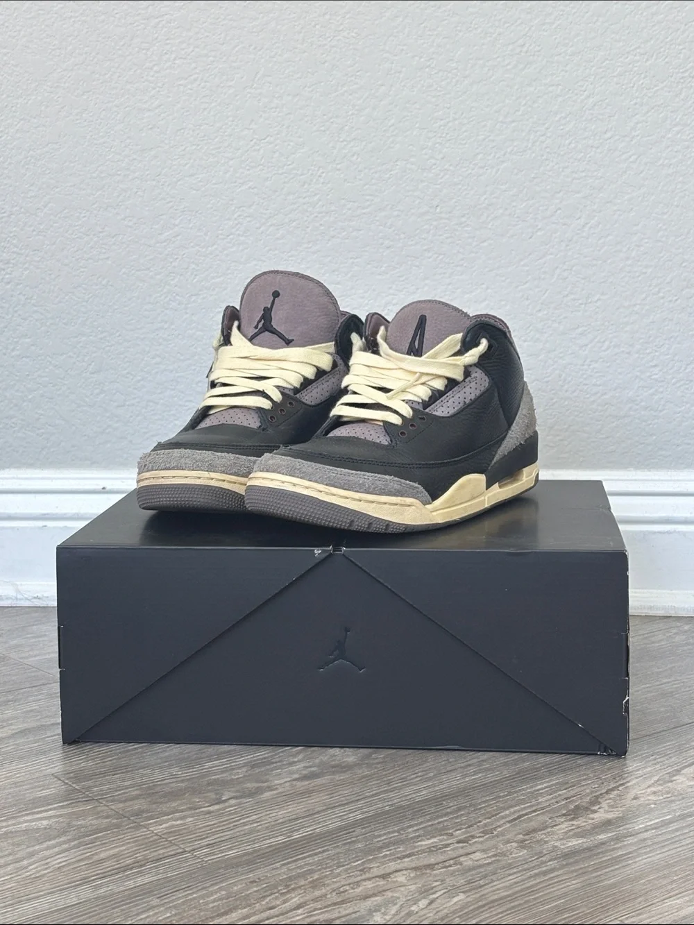 Jordan 3 A Ma Maniere collab with special edition box and accessories